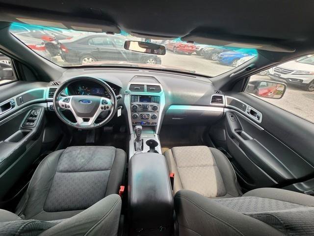 Used 2014 Ford Explorer XLT AWD/4WD image 17