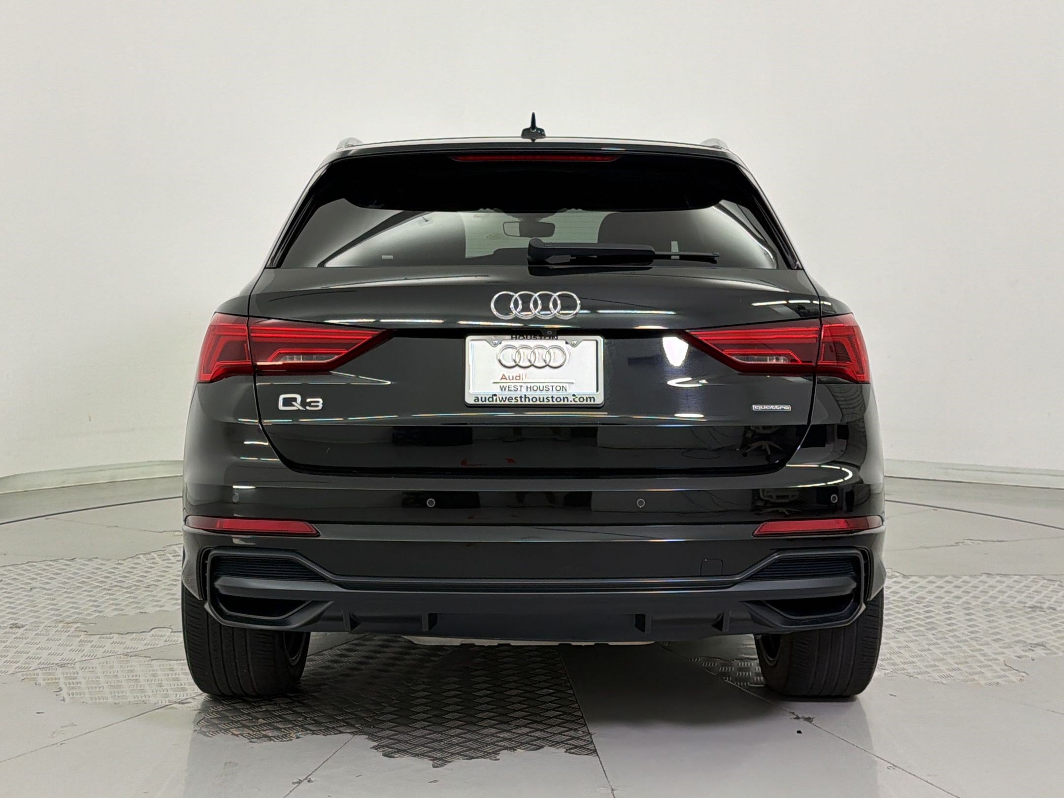 Used 2020 Audi Q3 2.0T Premium w/ Convenience Package AWD/4WD image 10
