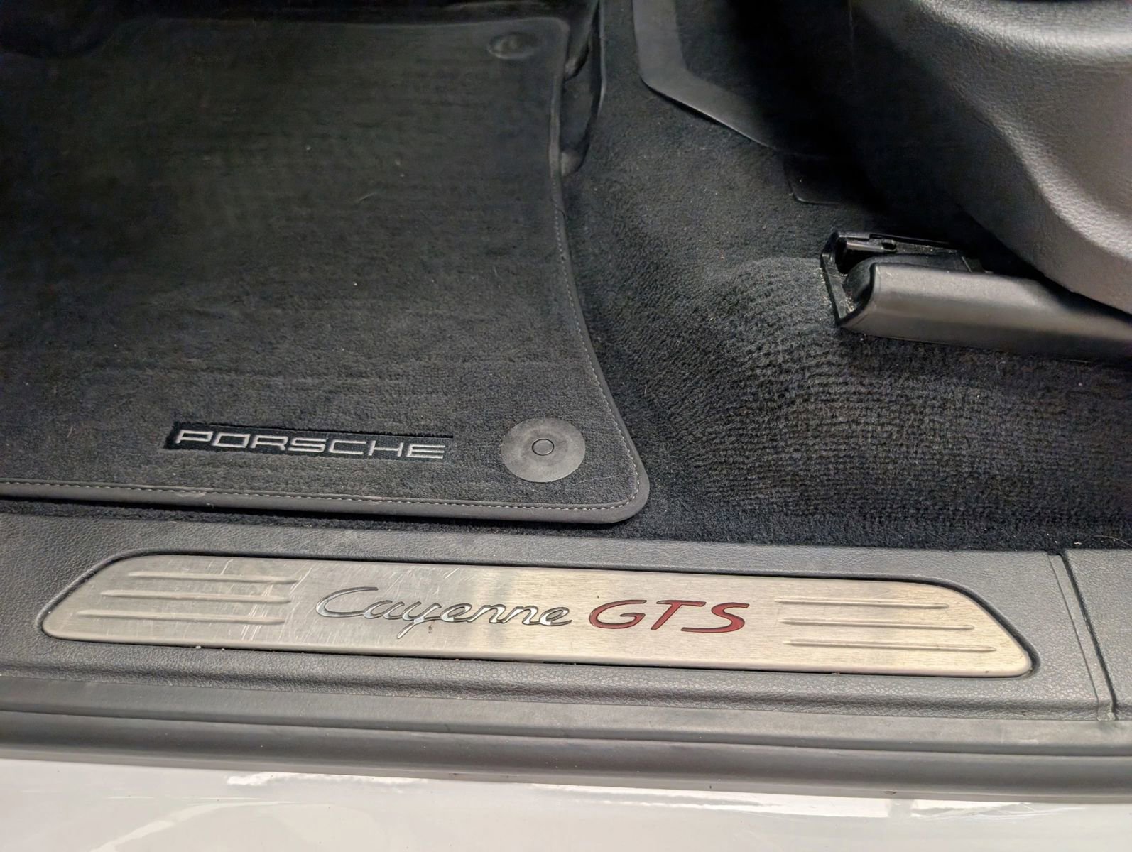 Used 2016 Porsche Cayenne GTS AWD/4WD image 13