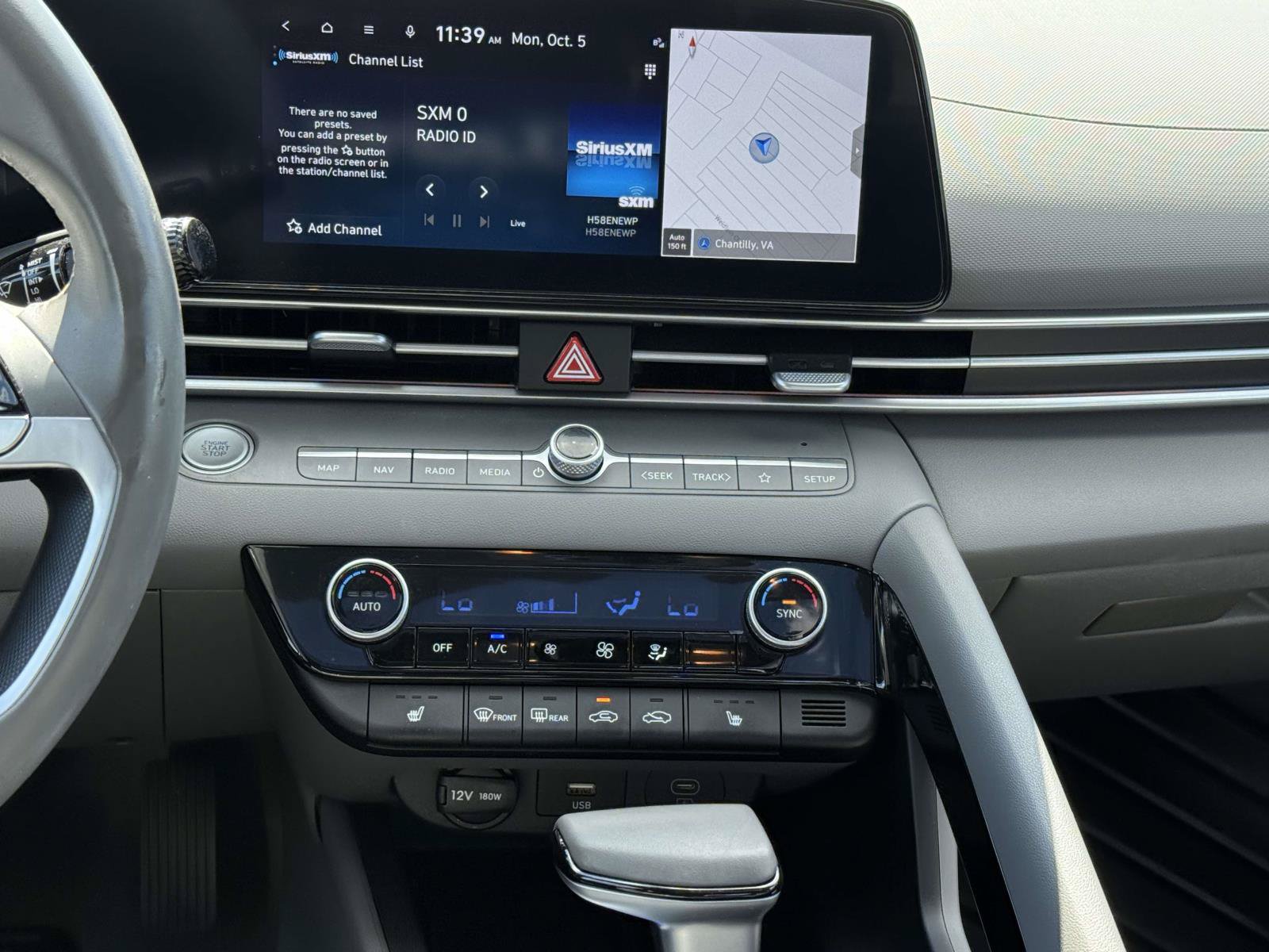 Used 2024 Hyundai Elantra SEL w/ Convenience Package FWD image 18