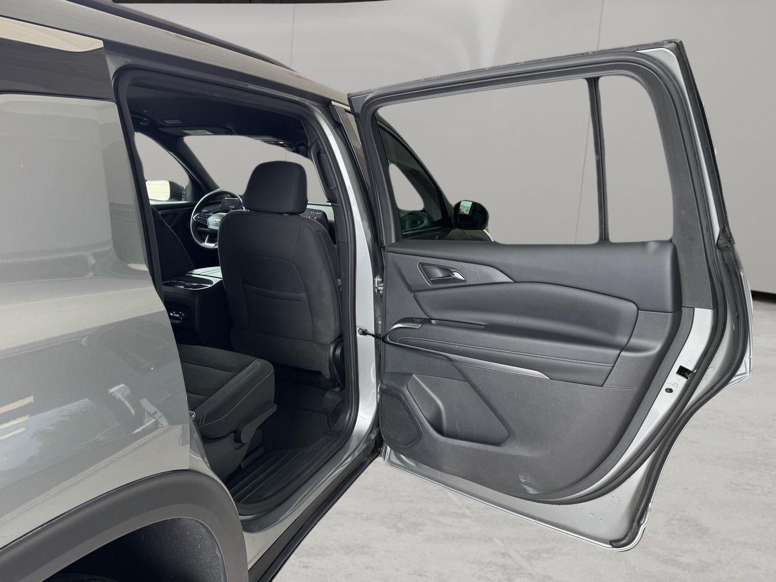 Used 2024 Chevrolet Traverse LT AWD/4WD image 29