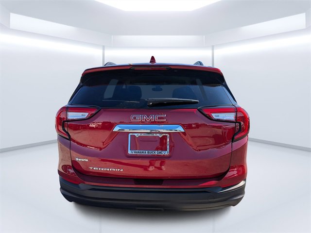 Used 2023 GMC Terrain SLE w/ Driver Convenience Package image 4
