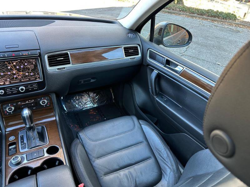Used 2015 Volkswagen Touareg VR6 AWD/4WD image 34