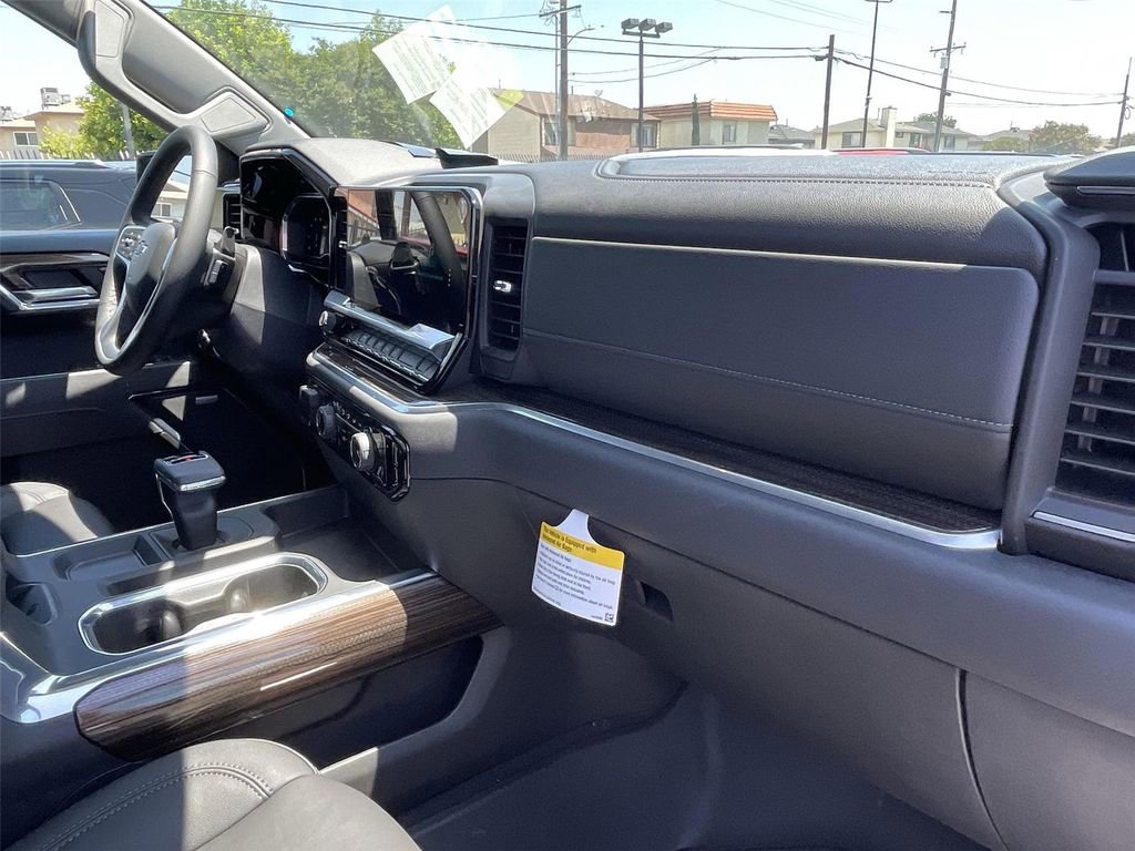 Used 2025 Chevrolet Silverado 1500 LT Trail Boss w/ Convenience Package II image 33