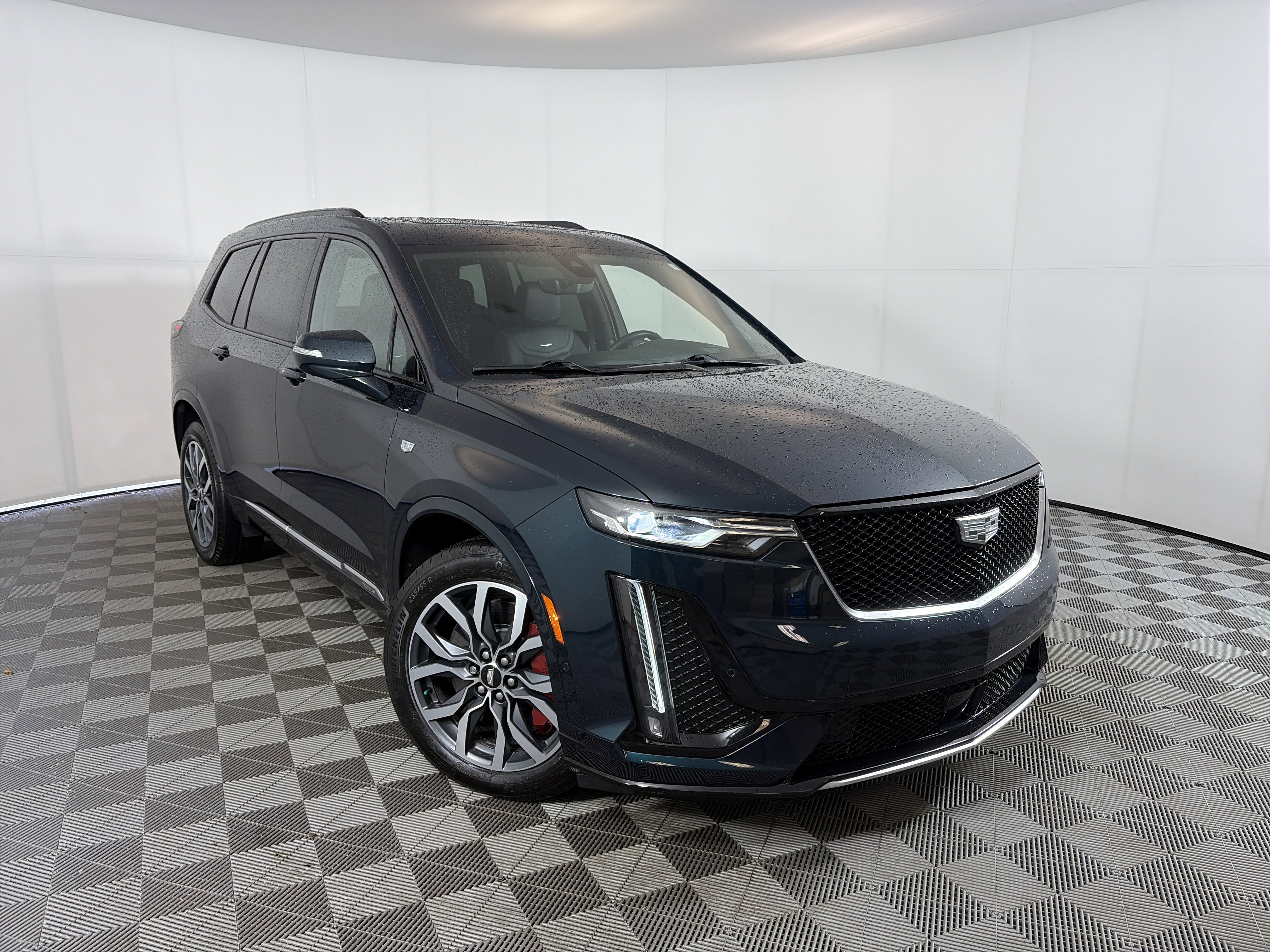 Certified 2024 Cadillac XT6 Sport w/ Technology Package image 1