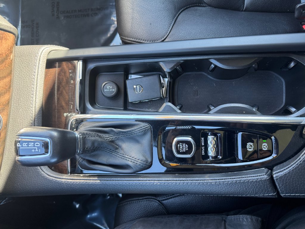 Used 2018 Volvo XC90 T6 Momentum w/ Convenience Package AWD/4WD image 23