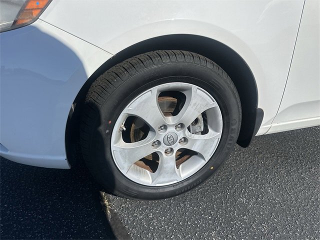 Used 2010 Kia Forte EX image 17