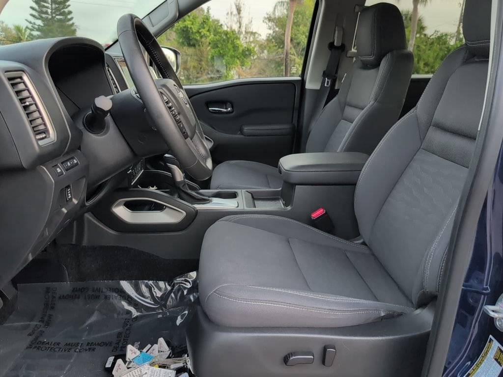 Used 2023 Nissan Frontier SV w/ SV Convenience Package image 9