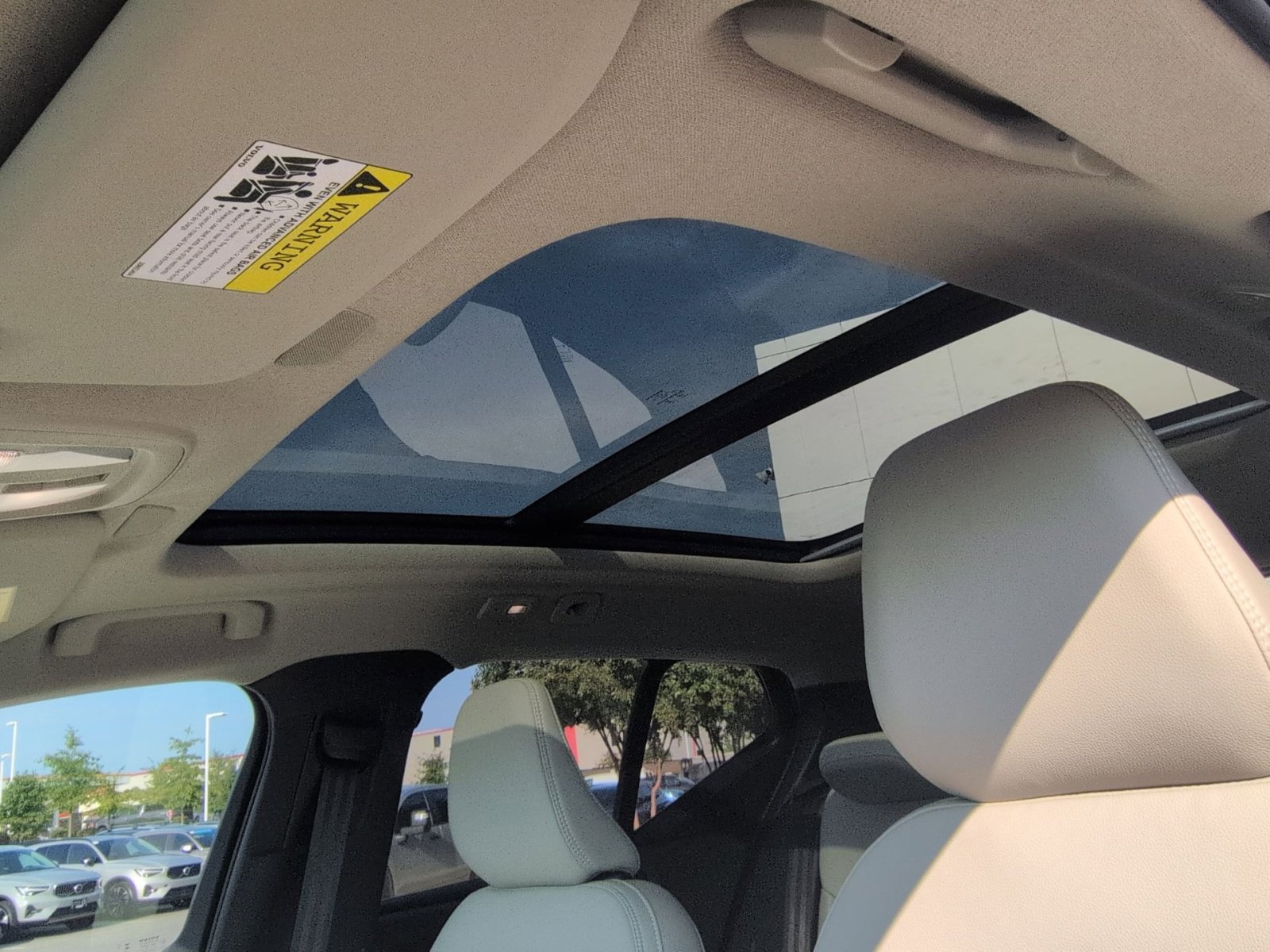 New 2026 Volvo XC40 B5 Ultra w/ Protection Package Premier image 24