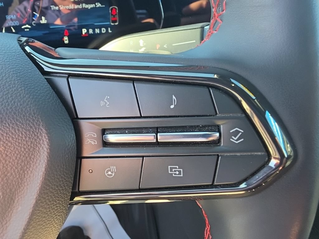 Used 2025 Chevrolet Equinox RS w/ Safety and Technology Package FWD image 17