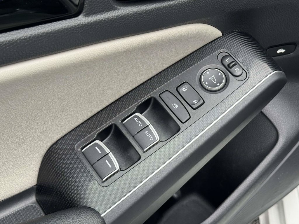 Used 2023 Honda Civic Touring image 31