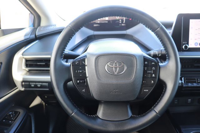 Used 2025 Toyota Prius LE image 17
