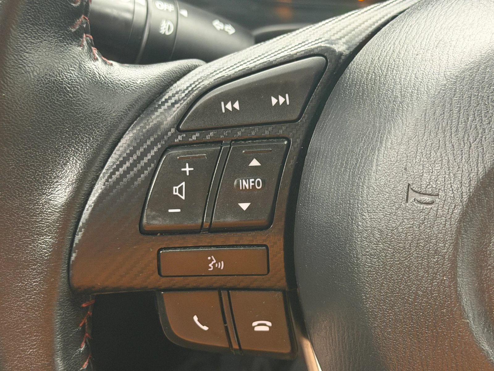 Used 2015 MAZDA MAZDA3 i Touring FWD image 24