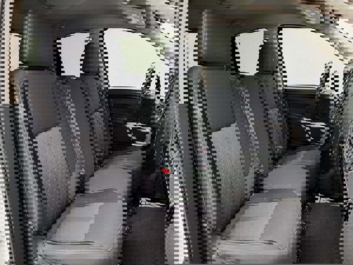 Used 2023 Nissan Titan SV image 28