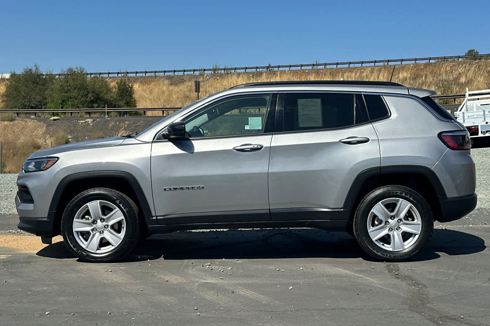 Used 2022 Jeep Compass Latitude AWD/4WD image 7