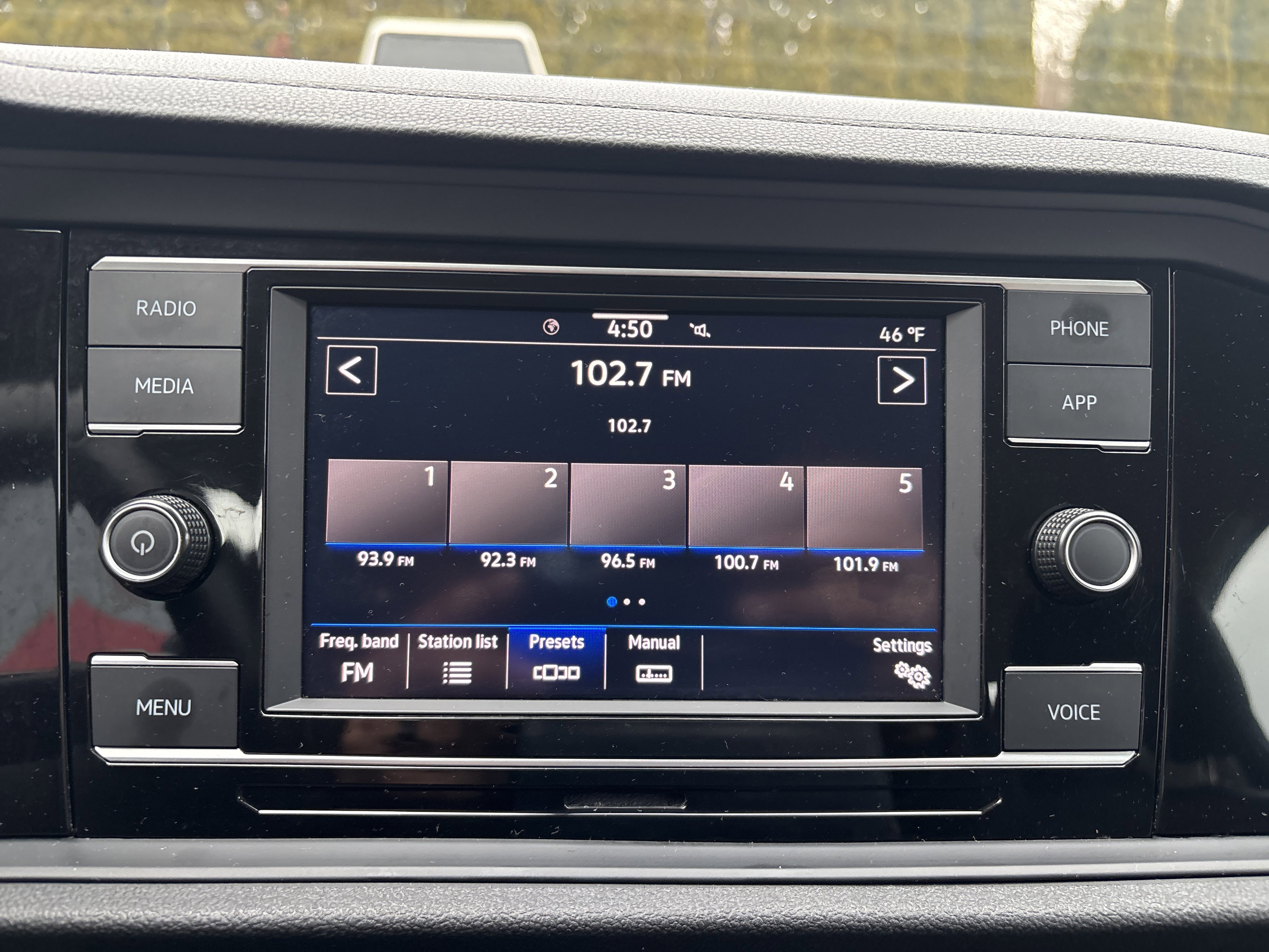 Used 2024 Volkswagen Jetta SE image 25