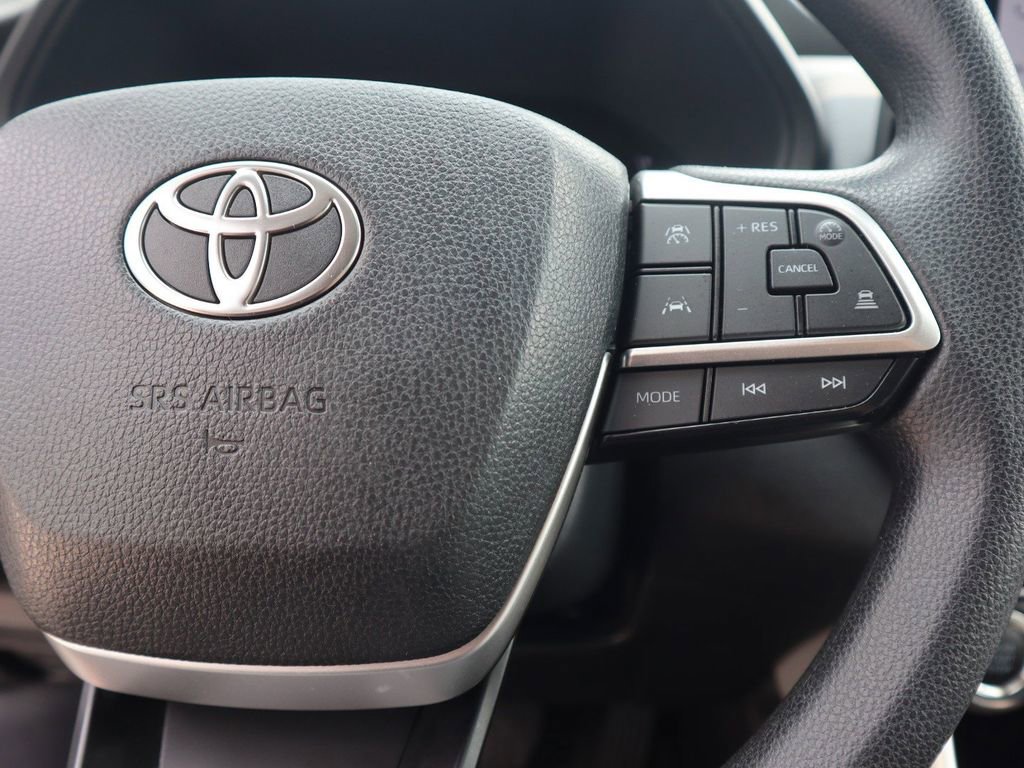Used 2025 Toyota Grand Highlander AWD image 24