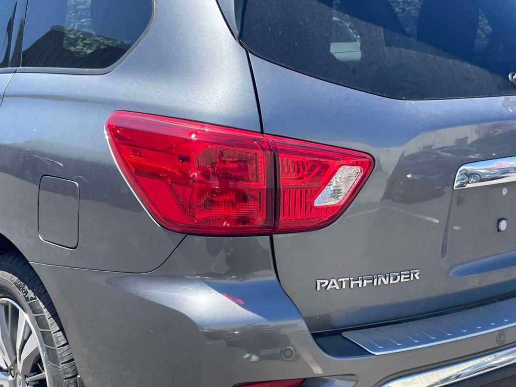 Used 2020 Nissan Pathfinder S AWD/4WD image 11
