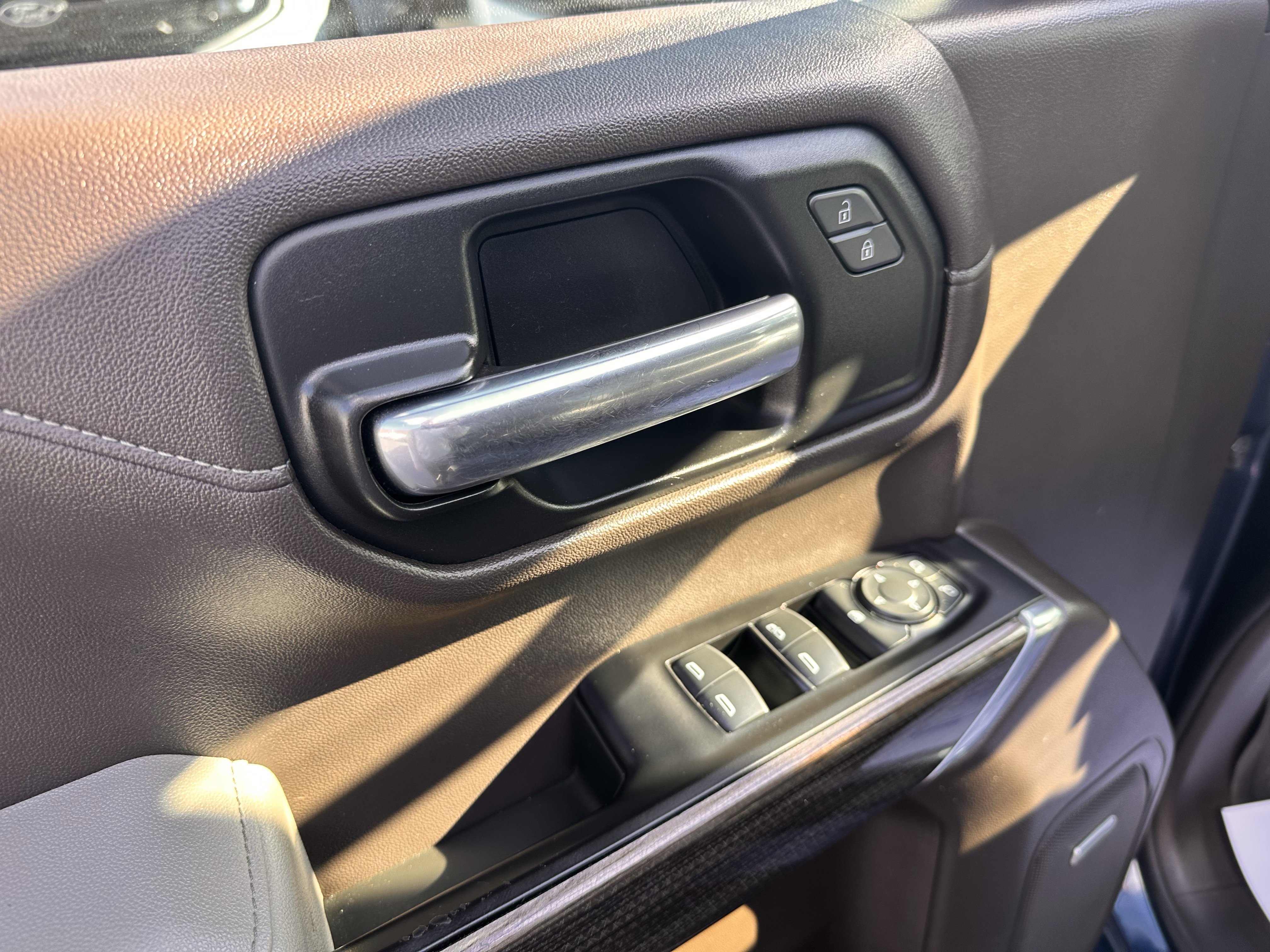 Used 2019 Chevrolet Silverado 1500 LT Trail Boss image 5