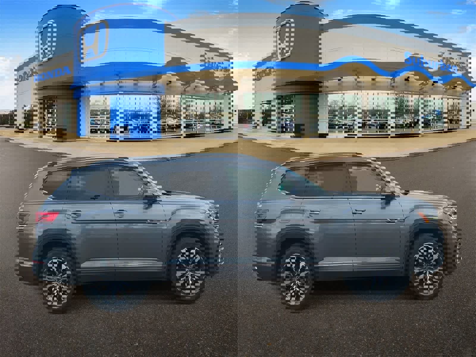 Used 2021 Volkswagen Atlas SEL R-Line image 9