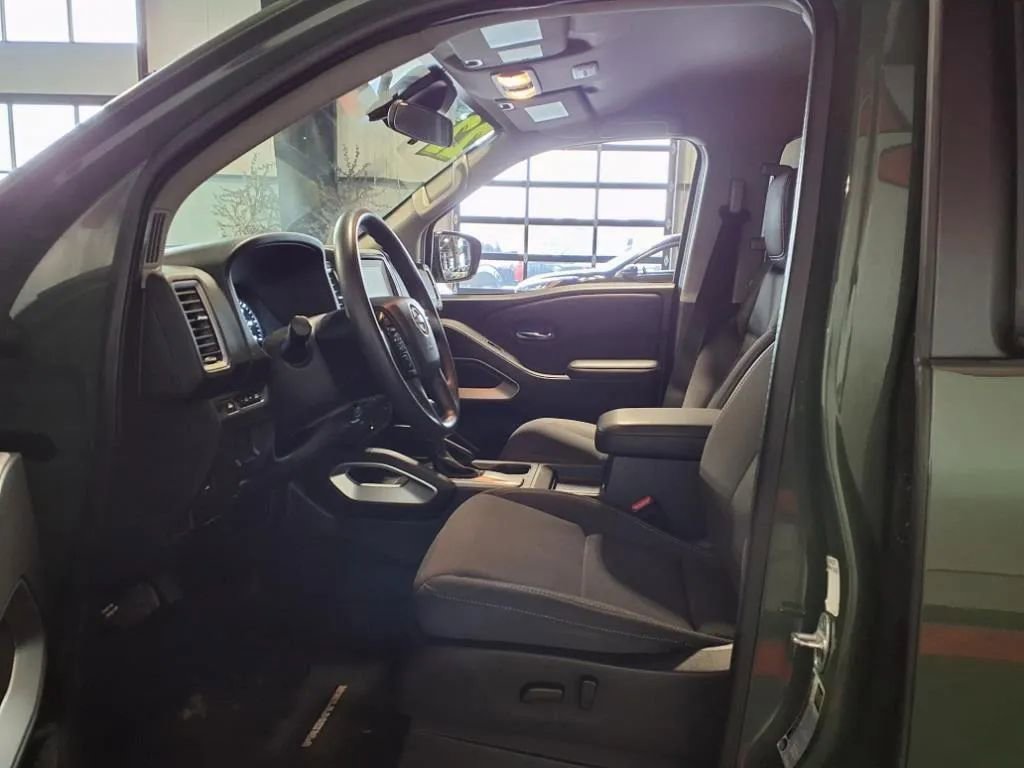Used 2022 Nissan Frontier SV w/ Technology Package image 19
