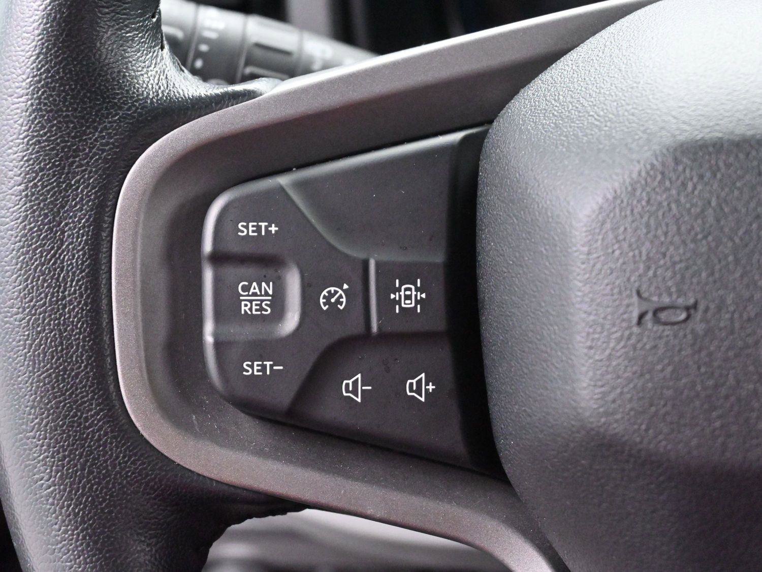 Used 2023 Ford Bronco Badlands image 17