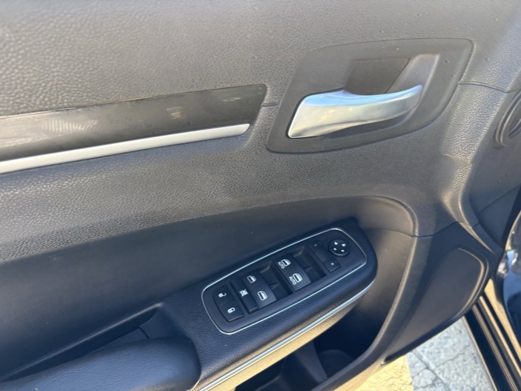 Used 2022 Chrysler 300 S image 35