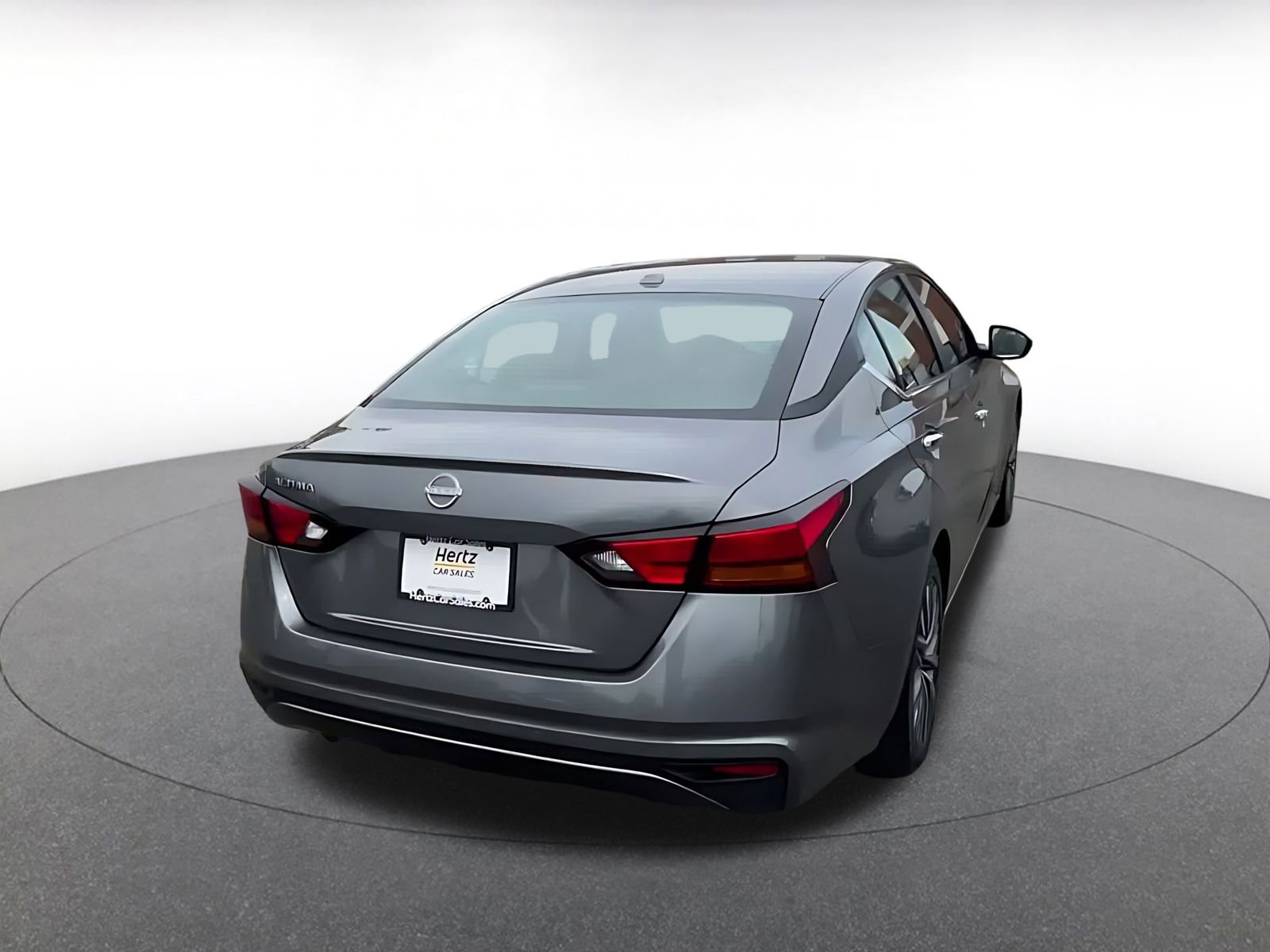 Used 2025 Nissan Altima 2.5 SV FWD image 14