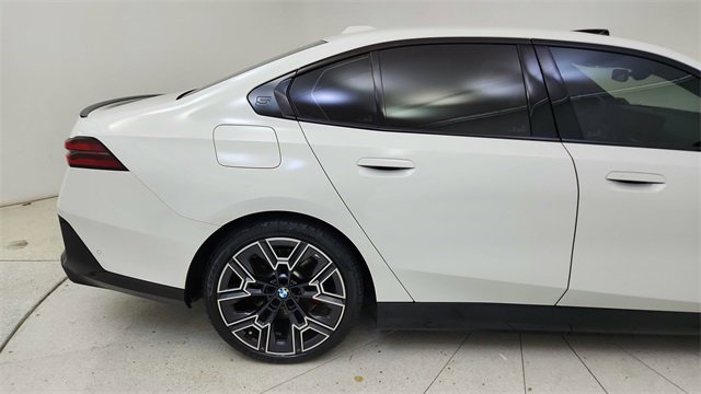 Used 2025 BMW i5 eDrive40i w/ M Sport Package image 7