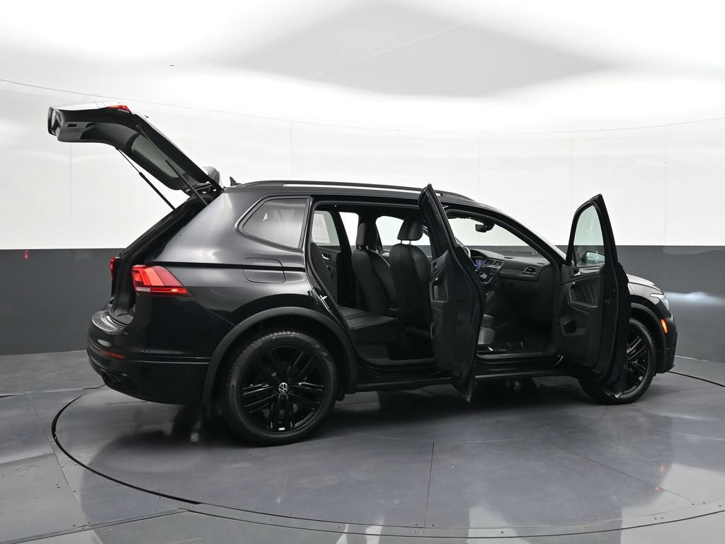 Used 2022 Volkswagen Tiguan SE R-Line FWD image 37
