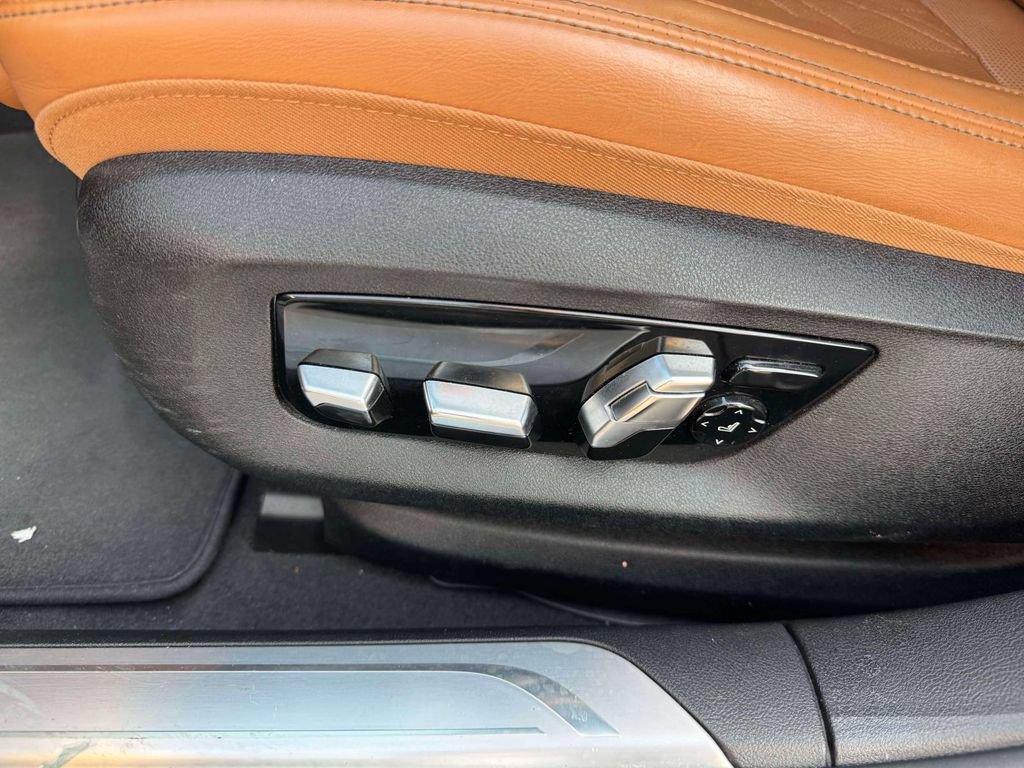 Used 2019 BMW 750i xDrive w/ Executive Package AWD/4WD image 17