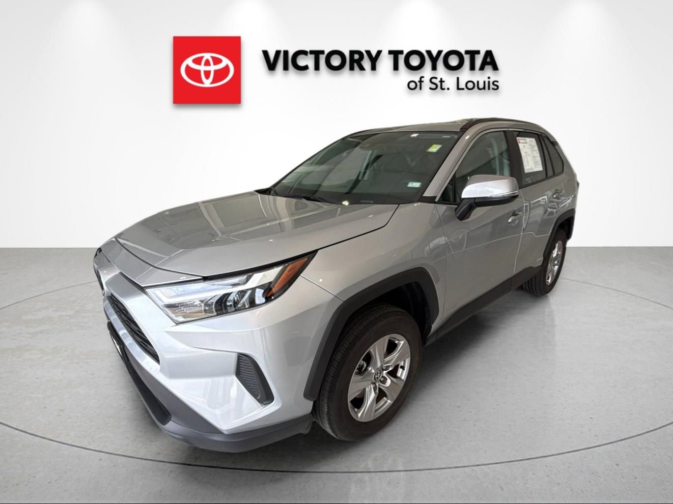 Used 2025 Toyota RAV4 XLE AWD/4WD image 7