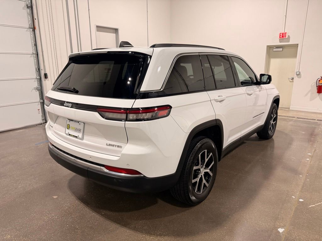 Used 2023 Jeep Grand Cherokee Limited AWD/4WD image 5