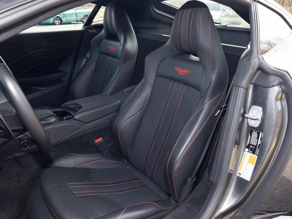 Used 2023 Aston Martin V8 Vantage Coupe image 3