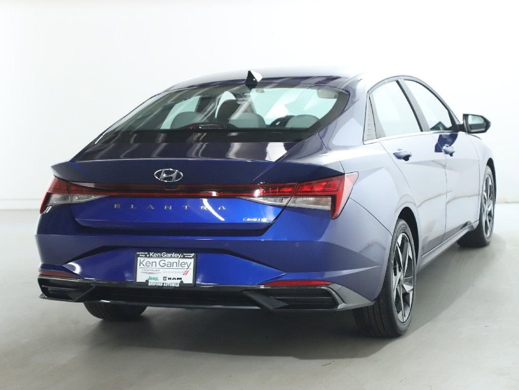 Used 2023 Hyundai Elantra Limited image 45