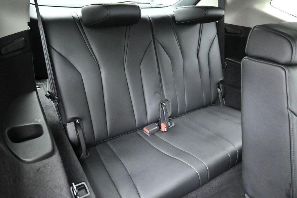 Used 2022 Acura MDX SH-AWD image 25