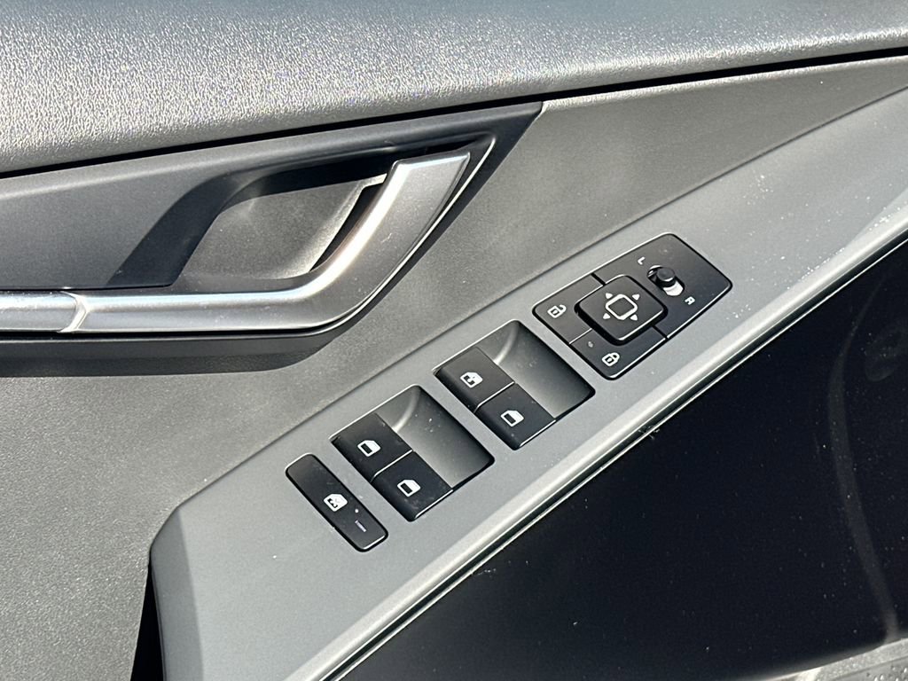 New 2026 Kia Niro LX FWD image 15