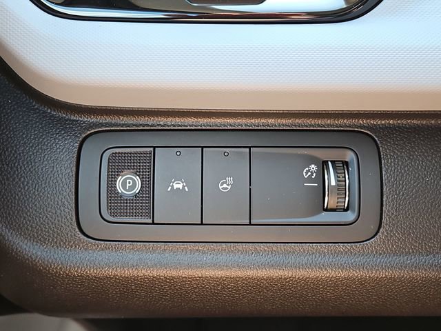 New 2027 Chevrolet Bolt LT w/ Comfort Package FWD image 18