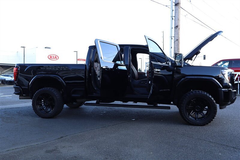 Used 2025 GMC Sierra 3500 Denali Ultimate AWD/4WD image 36