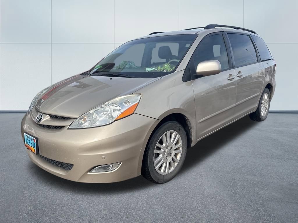 Used 2010 Toyota Sienna XLE image 3