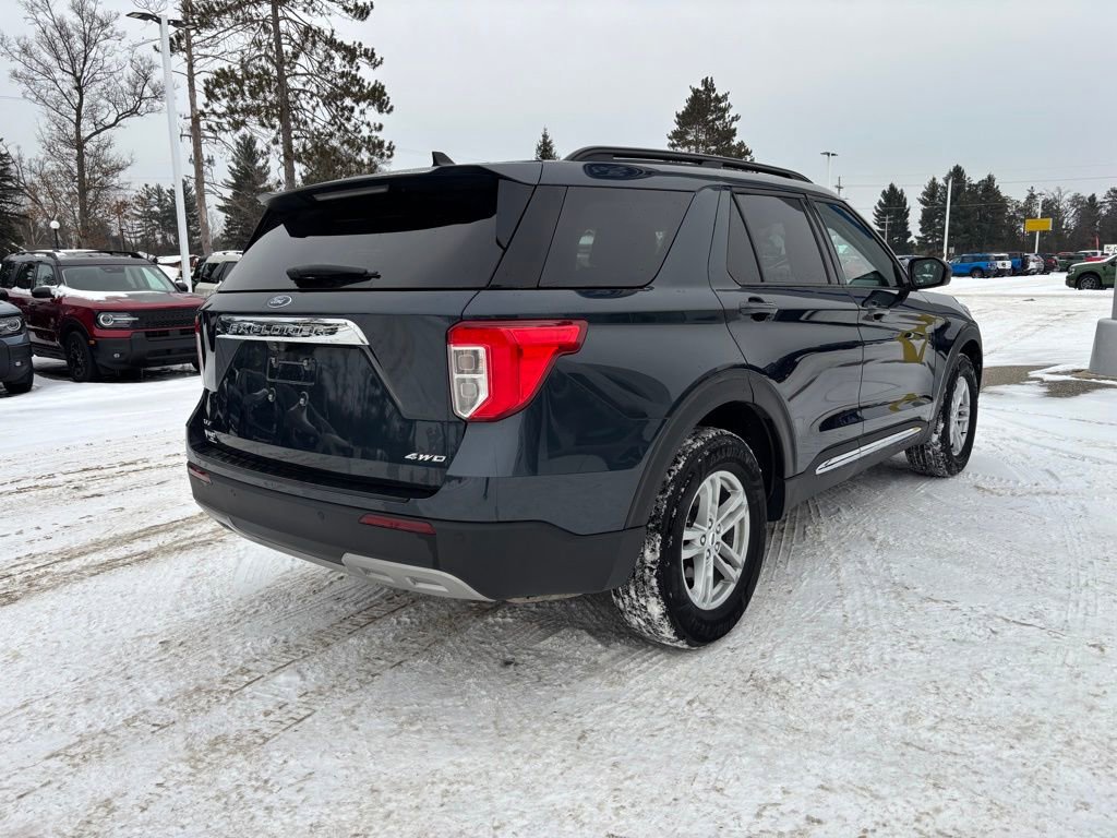 Used 2023 Ford Explorer XLT w/ Equipment Group 202A image 3