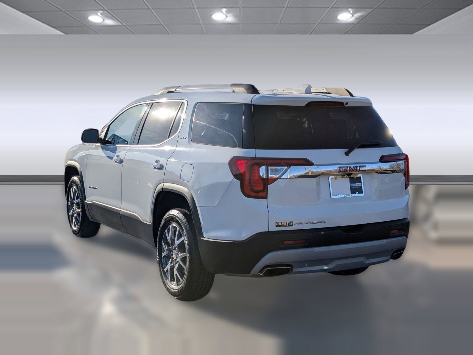 Used 2023 GMC Acadia SLT image 3