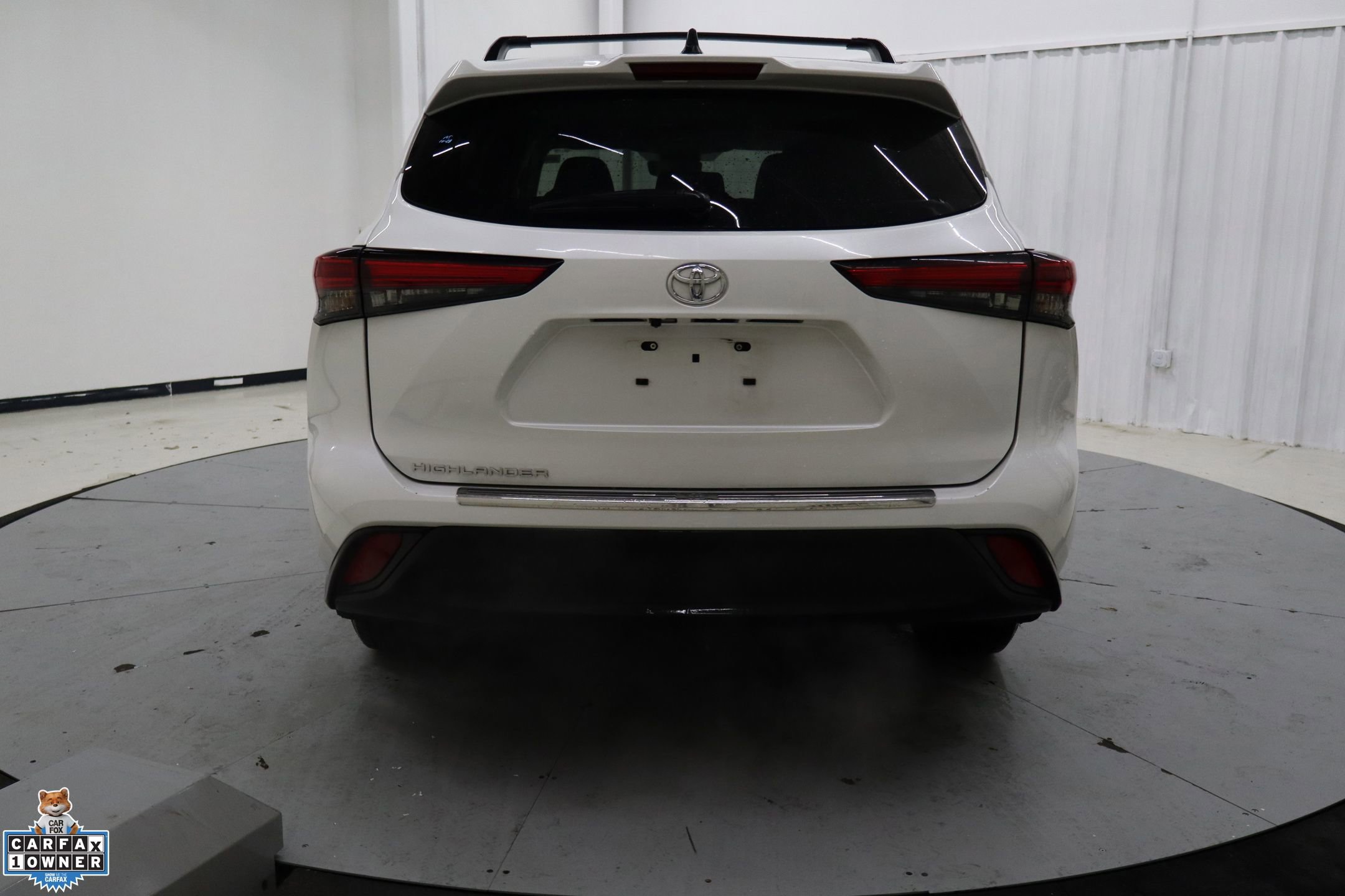 Used 2023 Toyota Highlander L image 6