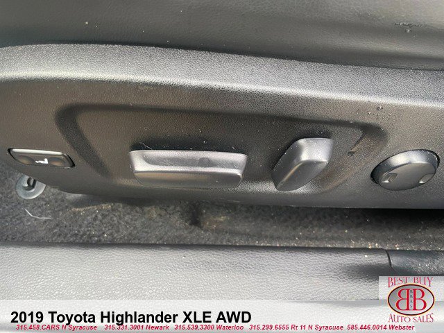 Used 2019 Toyota Highlander XLE image 14