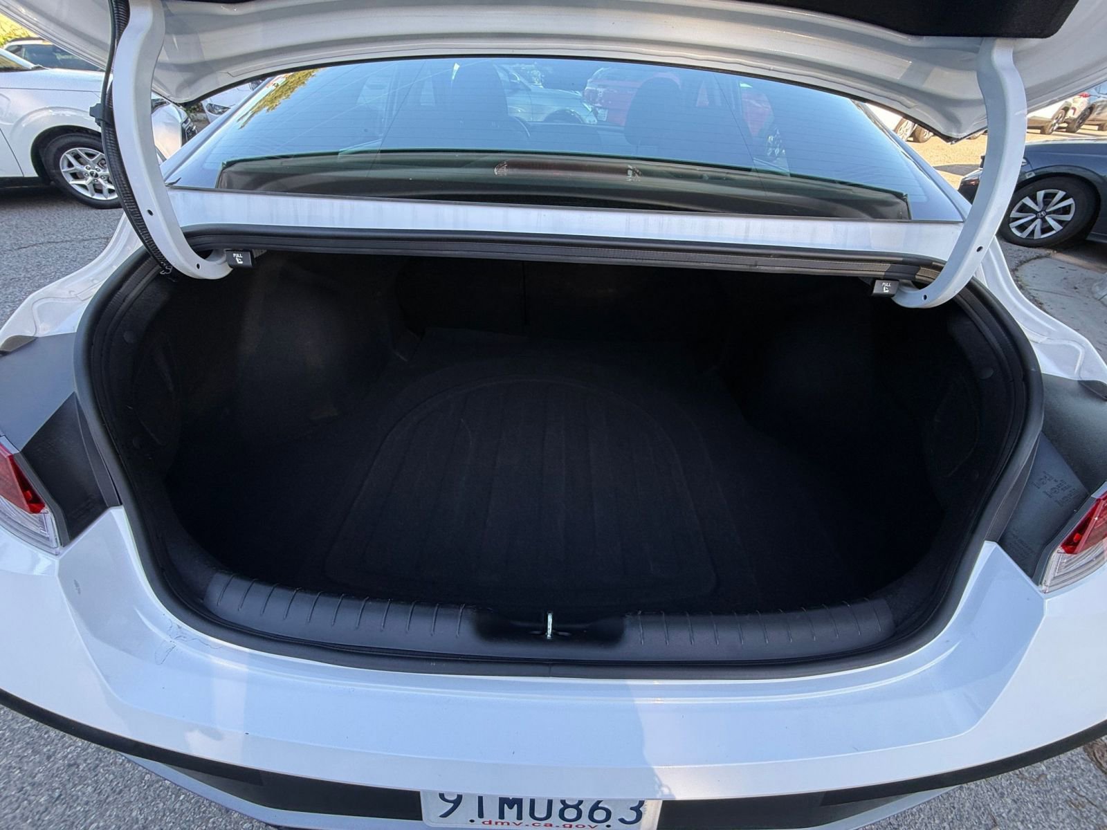 Used 2025 Hyundai Elantra SEL image 27