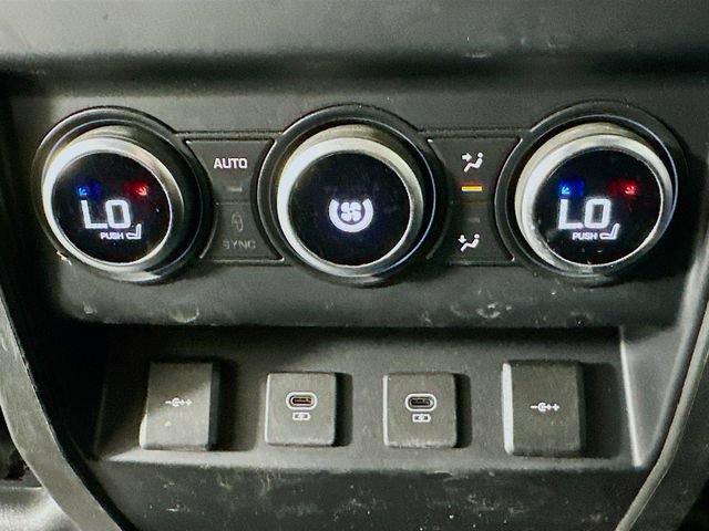 Used 2022 Land Rover Defender 110 X-Dynamic HSE AWD/4WD image 27