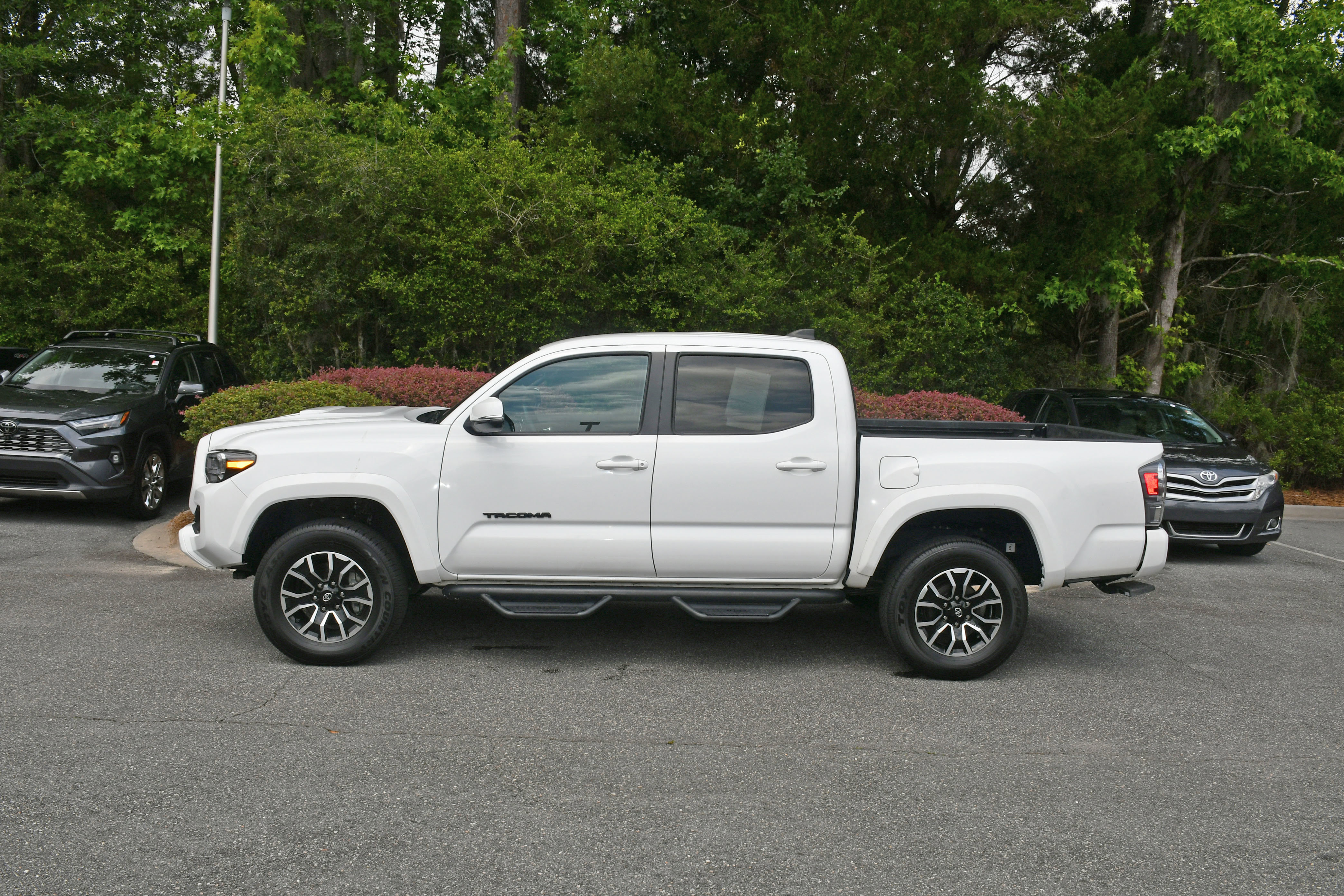 Certified 2023 Toyota Tacoma TRD Sport w/ Technology Package AWD/4WD image 2