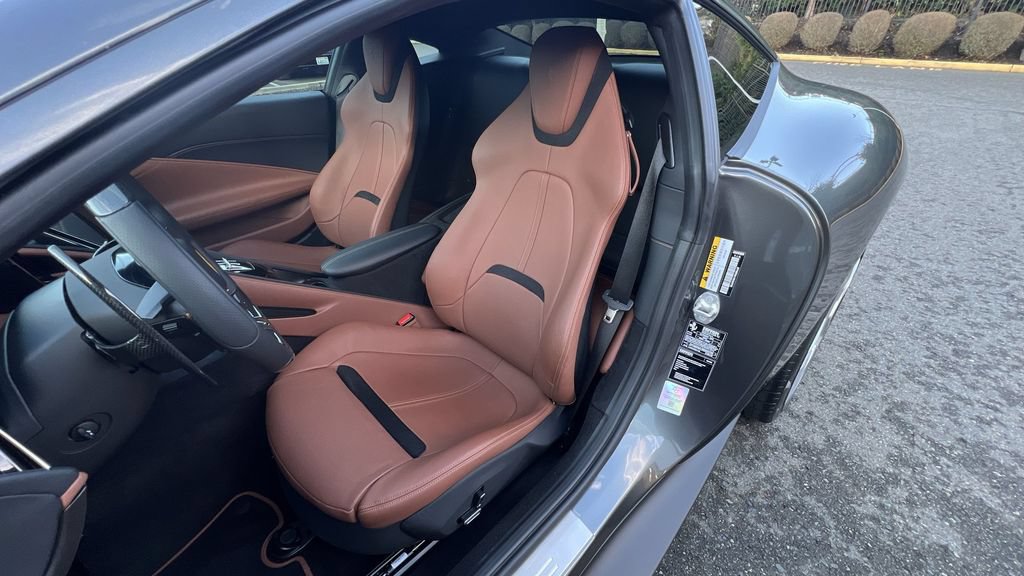 Certified 2024 Ferrari Roma RWD image 11