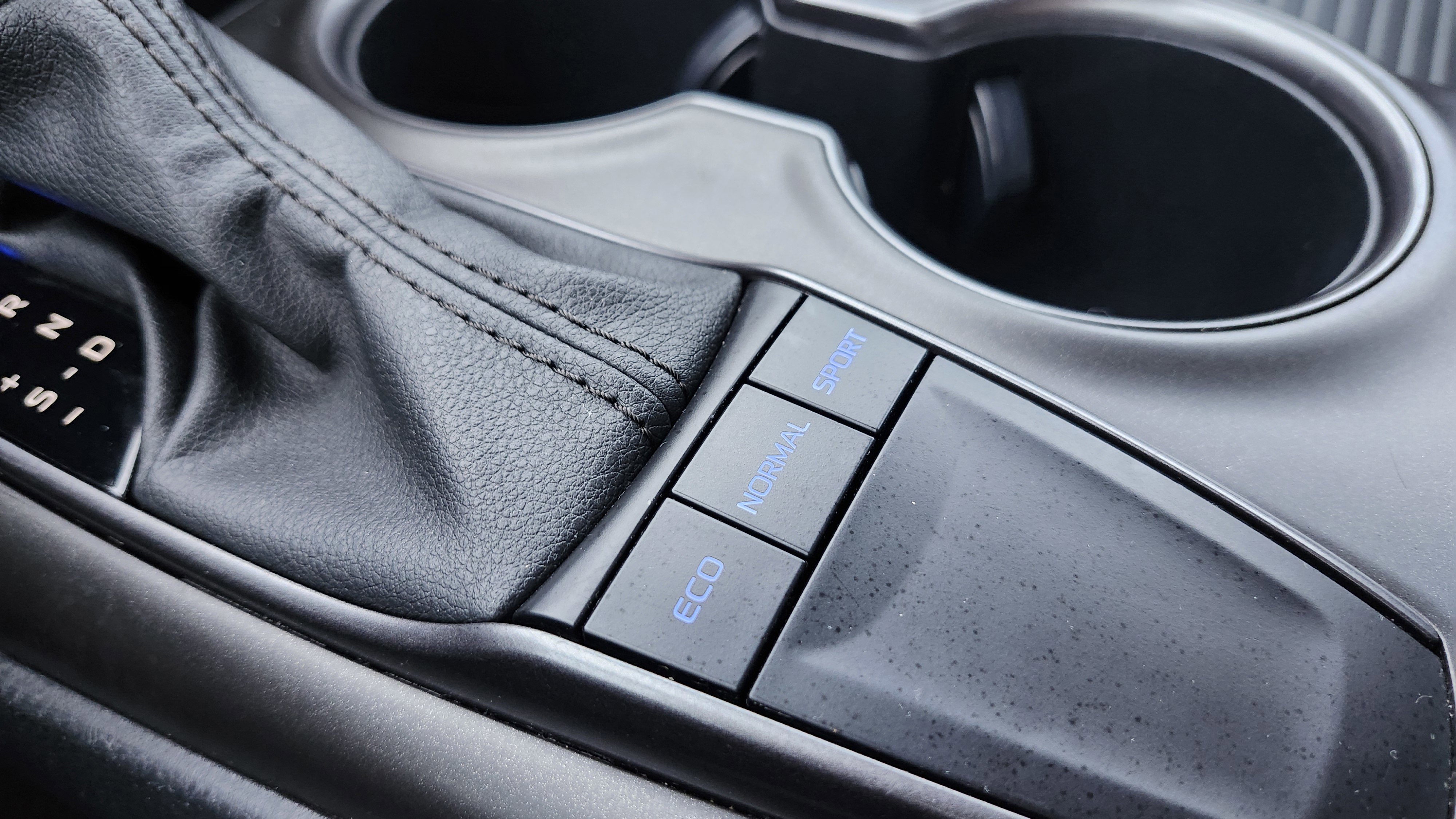 Used 2023 Toyota Camry SE image 8