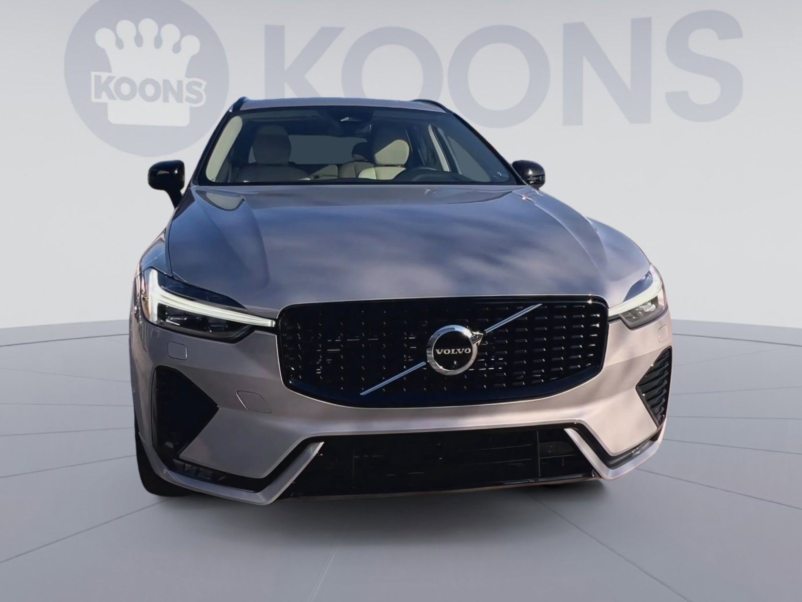 Used 2023 Volvo XC60 B5 Plus w/ Climate Package image 4